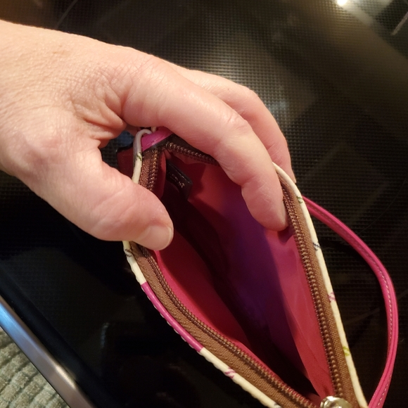 Coach wristlet - Picture 3 of 4
